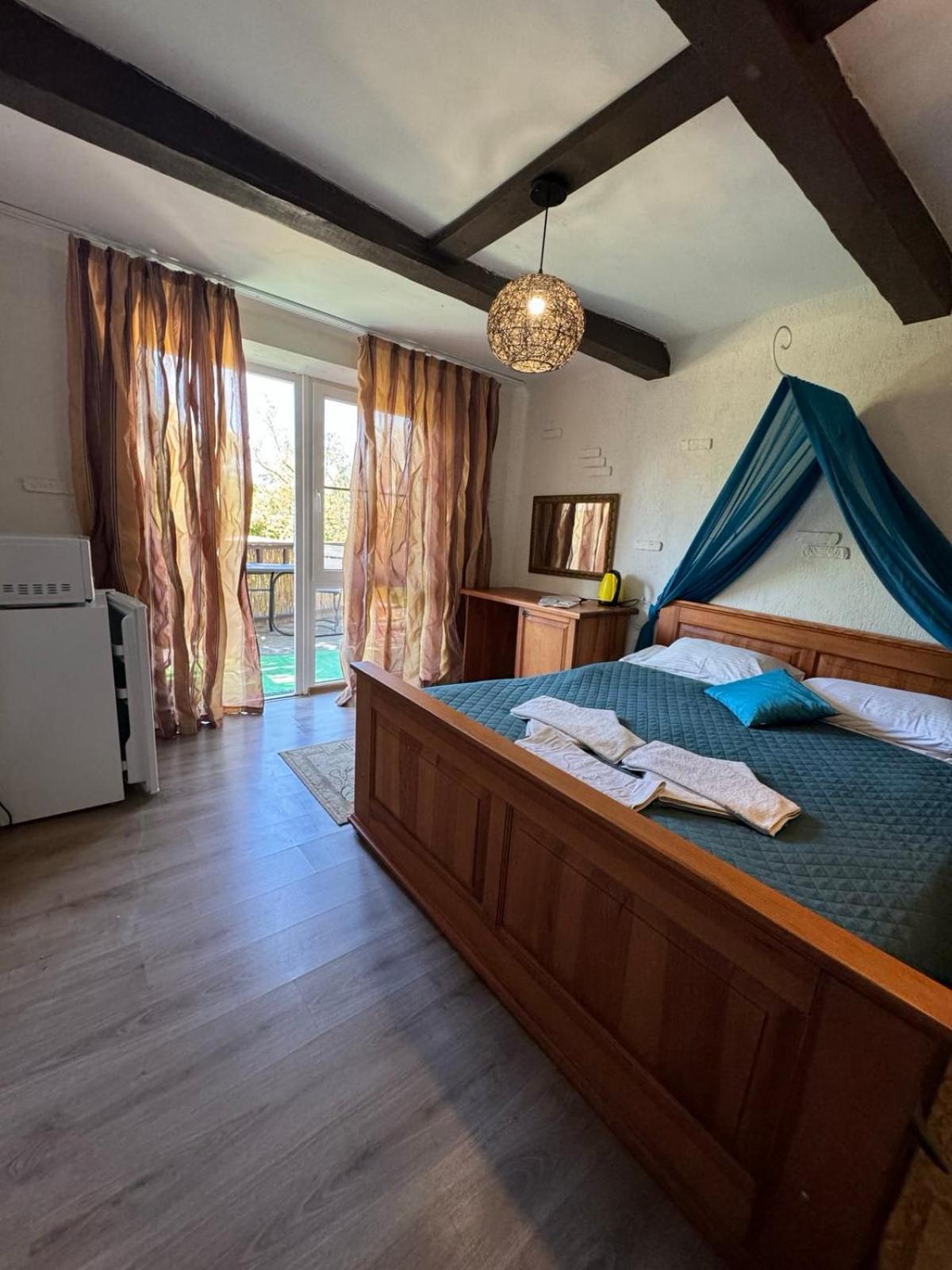 Mayak Resort Kam'yani Potoky Room photo